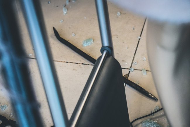 Проти лому немає прийому: на Хрещатику з бутіка вкрали 40 шуб. ФОТО