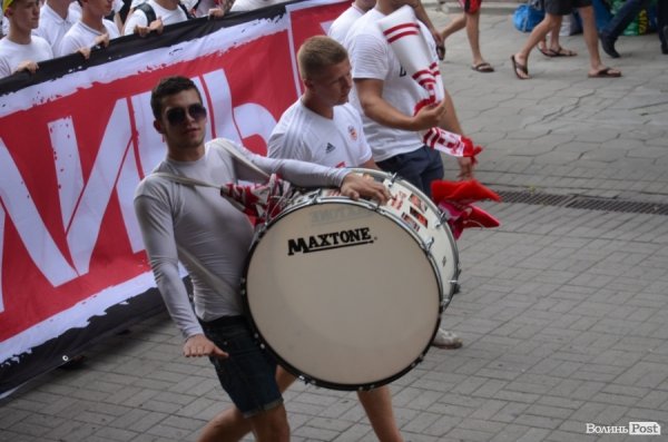 Фанати «Волині» «задимили» центр Луцька. ФОТО