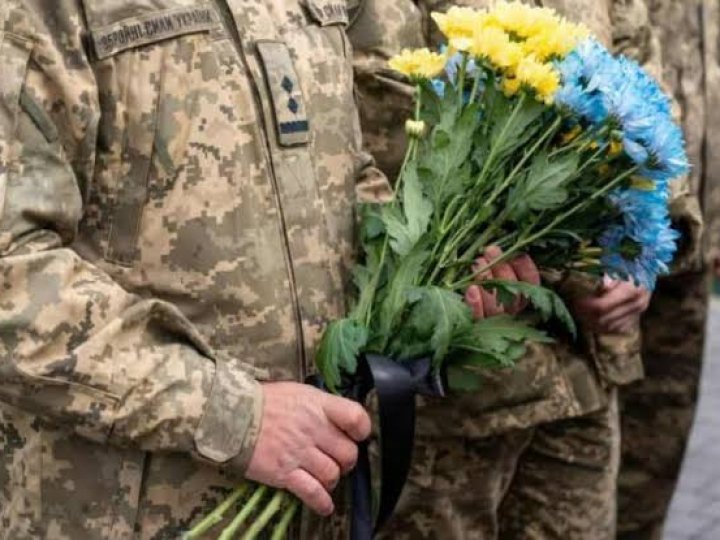 Завтра у Луцьку прощатимуться з двома воїнами Вадимом Попишовим та Артемом Біломоїном
