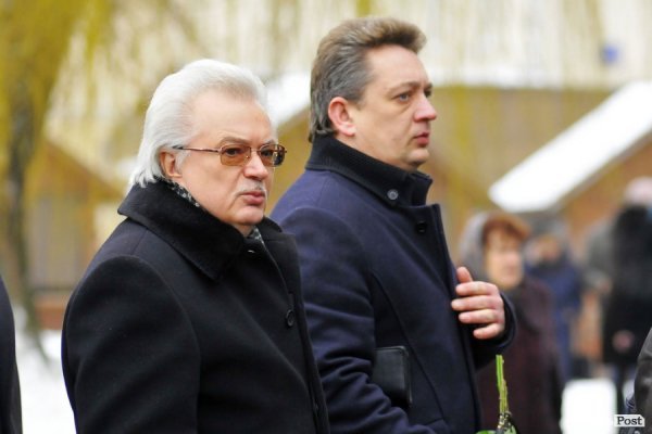 Фото прощання з міським головою Луцька Миколою Романюком