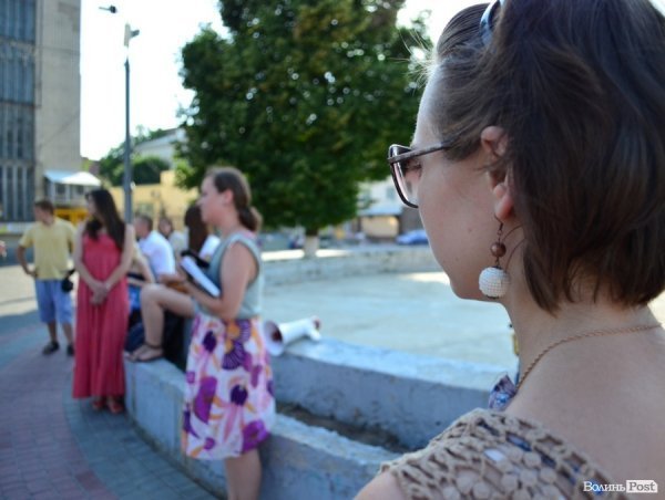 Молодь Луцька захищала мову - поезією в рупор. ФОТО