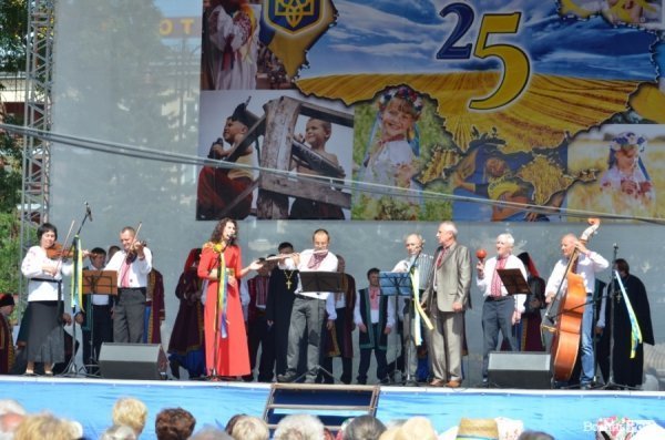 Лучани продовжують святкувати День Незалежності України. ФОТОРЕПОРТАЖ