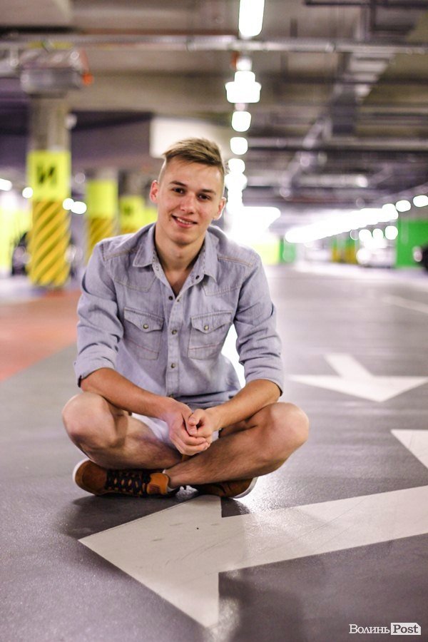 Стильний Луцьк. Портрет дня: Артем Famous