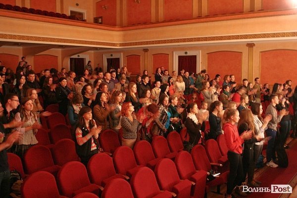 У Луцьку показали танцювальний перформенс «Дім». ФОТО