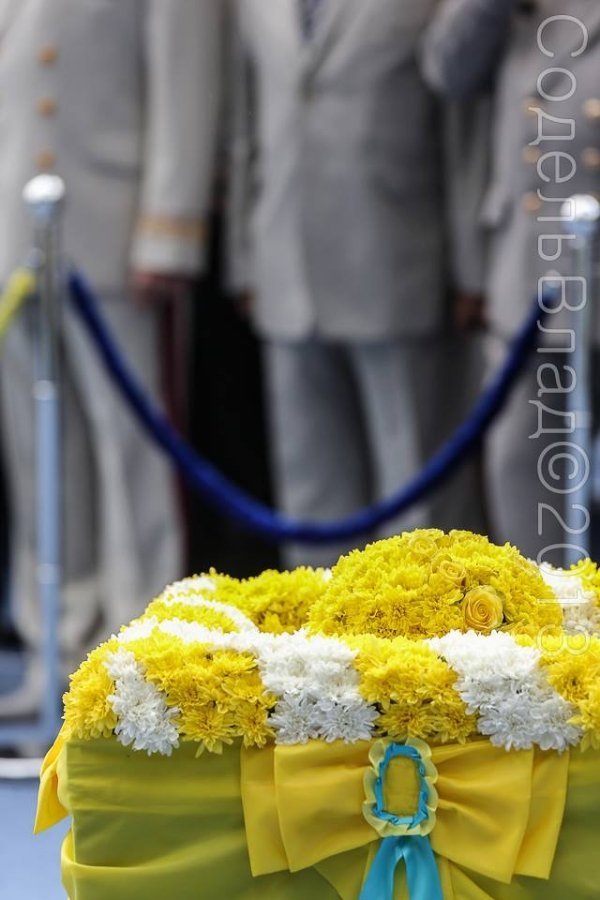 З якими обличчями керівники країни святкували День Незалежності. ФОТО