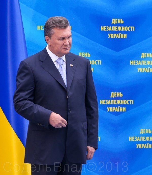 З якими обличчями керівники країни святкували День Незалежності. ФОТО