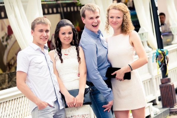 Красуні-журналістки: у Луцьку журфак відгуляв випускний. ФОТО