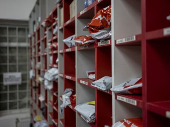 «Нова пошта» підвищує тарифи: скільки доведеться платити за посилки