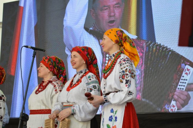 Фольклорний гурт з Волині виступив у Польщі на підтримку України