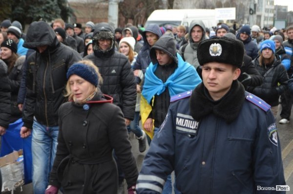 Як пікетували прокуратуру і СБУ учасники Євромайдану в Луцьку. ФОТО. ВІДЕО