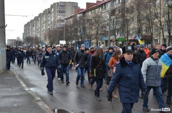 Як пікетували прокуратуру і СБУ учасники Євромайдану в Луцьку. ФОТО. ВІДЕО