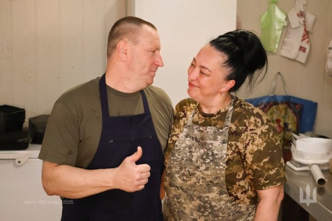 Подружжя волинян готує на військовій кухні 100 бригади страви для побратимів