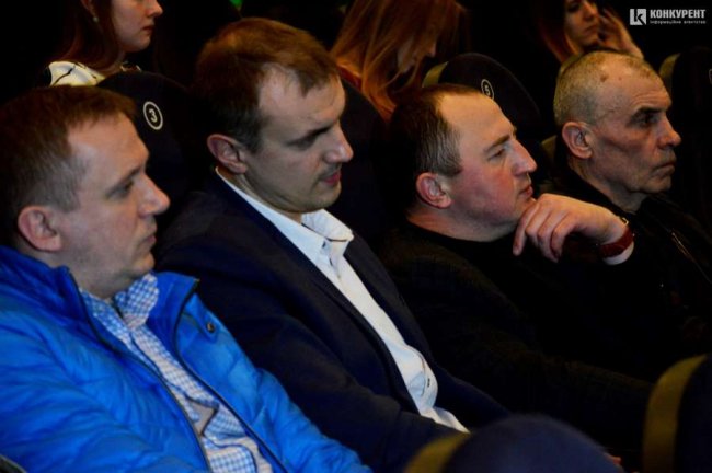 «Головне – не скиглити»: з лучанами зустрілася народна депутатка. ФОТО