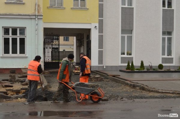 Бруківку мають покласти за тиждень