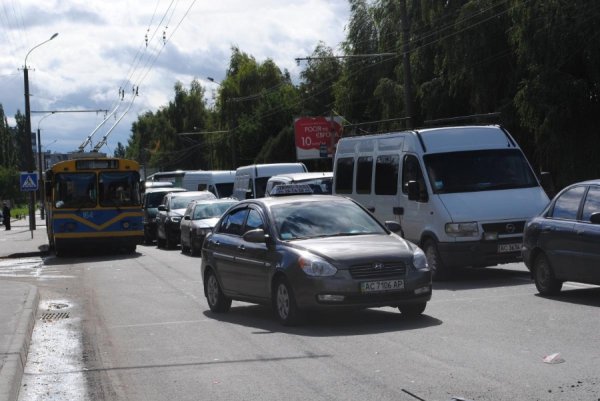Аварія у Луцьку: Audi влетіло в таксі. ФОТО