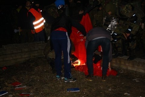 У Маневичах розгромили офіси комуністів і регіоналів. ФОТО