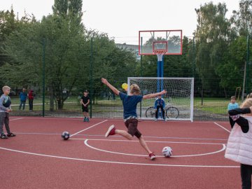 У Луцьку відкрили 12-й сучасний спортивний майданчик. ФОТО