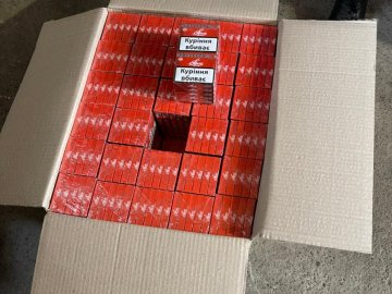 На Волині вилучили понад 200 ящиків контрафактних цигарок з російськими акцизними марками. ФОТО