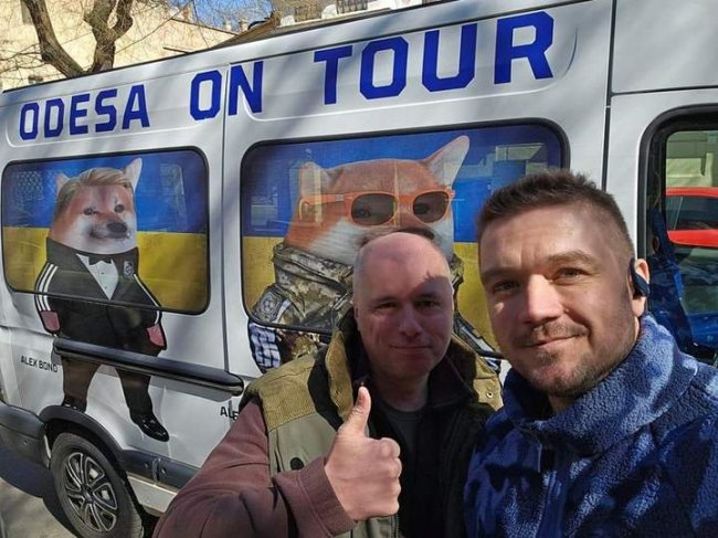 Видатний історик та волонтер: як змінився хлопчик з етикетки згущеного молока