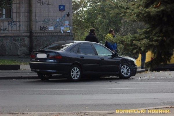 У Луцьку знову ДТП: автомобілі не поділили дорогу. ФОТО