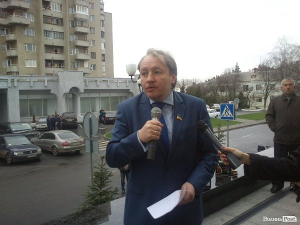 У Луцьку пікетують Волиньраду. ФОТО