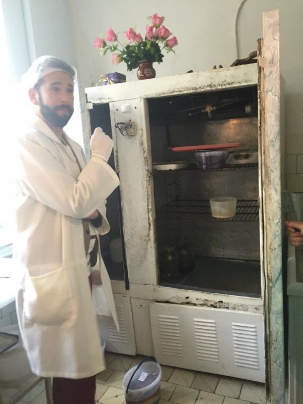 У луцькій їдальні «Ревізор» залишив «Domestos». ФОТО