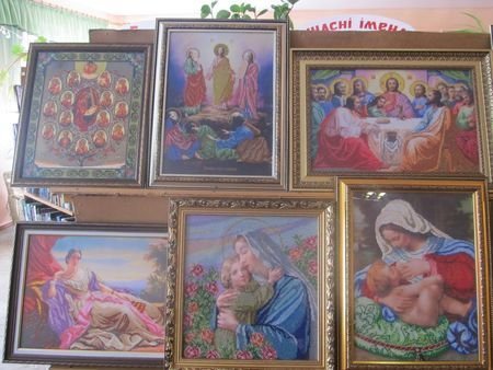 Волинська медсестра створює шедеври із бісеру і ниток