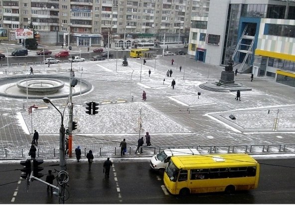 instalutskФото від @hotaru_takegava ❄Let is snow, let it snow, let it snoww❄#city #Lutsk #snow #street #photography#winteriscoming #cold 