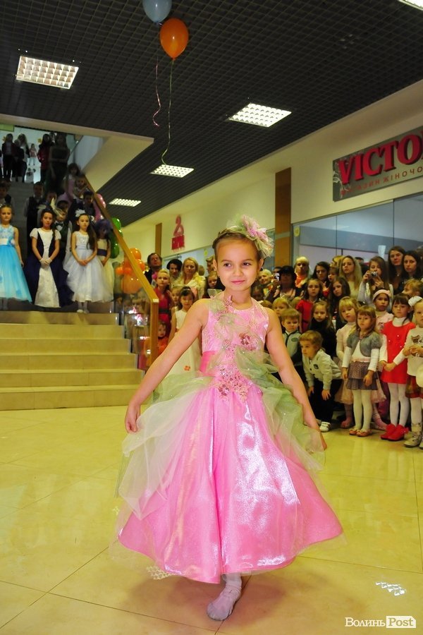 У Луцьку відбувся «Бал у Попелюшки»