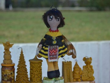 Від і до: що і за скільки пропонують купити на різдвяному ярмарку в центрі Луцька. ФОТО