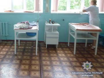 На Одещині жінка кинула немовля вмирати на підвіконні у лікарні    