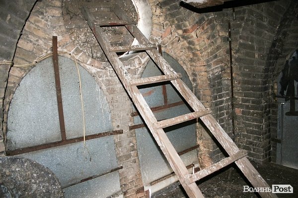 Годинник, шпиль, карниз: за фасадами луцької історії. ФОТО