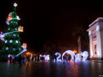 Як виглядають головні ялинки різних міст України. ФОТО