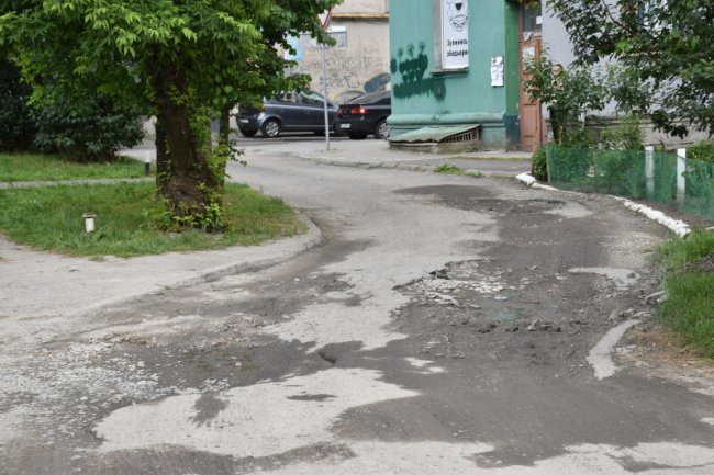 У Луцьку візьмуться капітально ремонтувати один з дворів. ФОТО