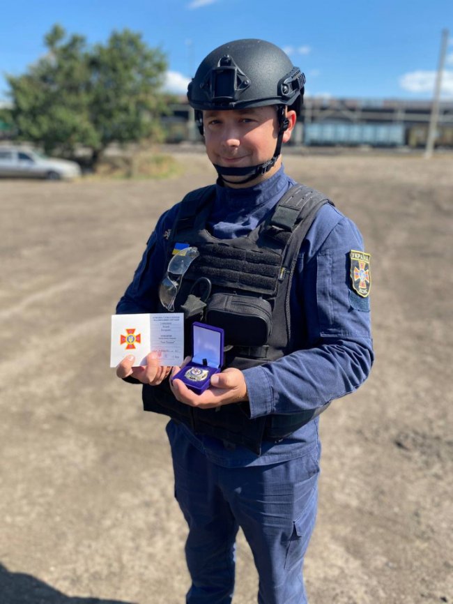 Волинським піротехнікам, які розміновують Донеччину, вручили нагороди та присвоїли звання. ФОТО