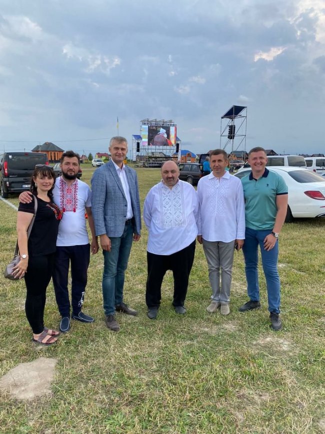 Під Луцьком влаштували автофестиваль. ФОТО