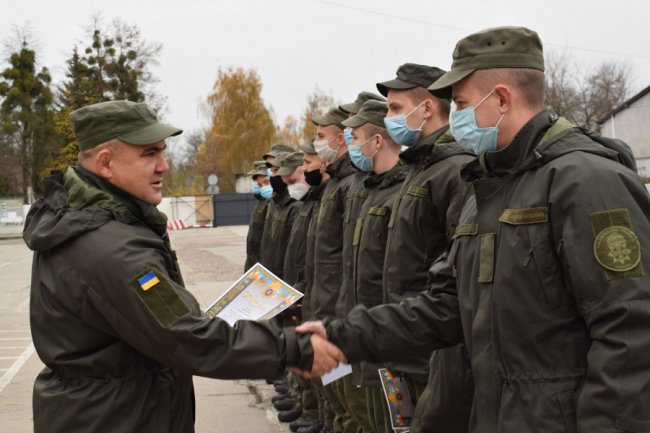 «Тут гартують справжніх воїнів»: луцькі нацгвардійці відзначили «дембель»
