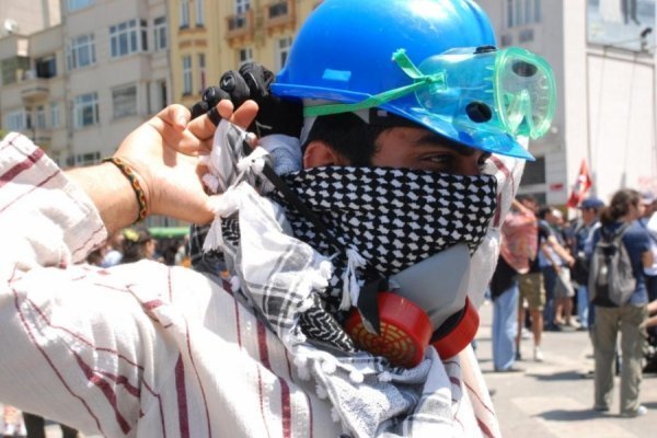 У Туреччині ‒ нові сутички між поліцією та демонстрантами. ФОТО