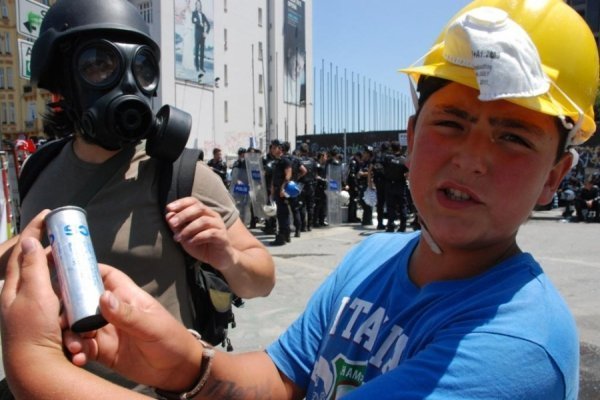 У Туреччині ‒ нові сутички між поліцією та демонстрантами. ФОТО