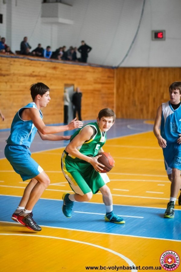 Фото міжнародного баскетбольного турніру в Луцьку
