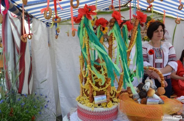 У центрі Луцька - виставка-ярмарок. ФОТО  