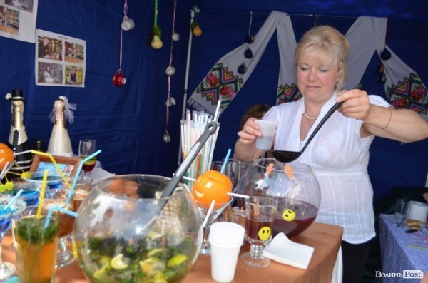 У центрі Луцька - виставка-ярмарок. ФОТО  