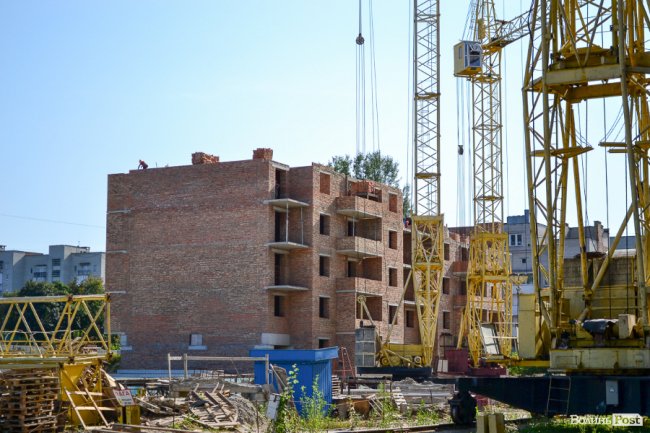 Фотозвіт із будівництва найяскравішого житлового комплексу Луцька*