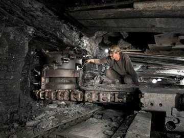 На Волині викрили посадовців, які купляли з окупованих територій обладнання для шахти