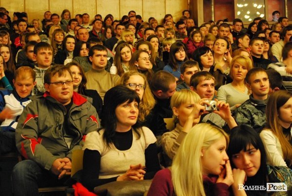 У Луцьку відбувся перший півфінал ліги КВН «Волинь»