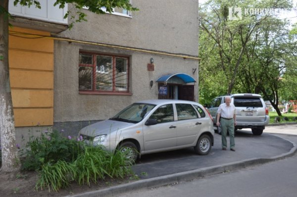 Паркування машин в заборонених місцях у Луцьку - хамство чи безвихідь?