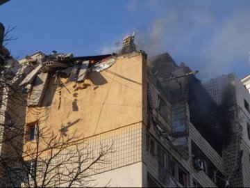 У Києві через обстріл стався обвал у 12-поверхівці. ФОТО