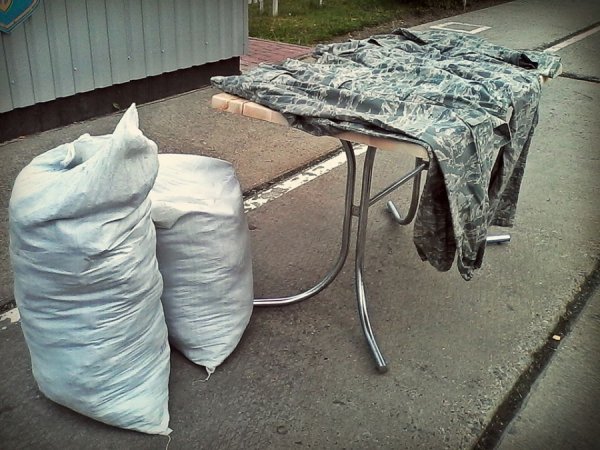 Луцькі волонтери передали камуфляжні форми Нацгвардії