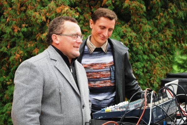 Як у Луцьку під авторські пісні їли кашу. ФОТО