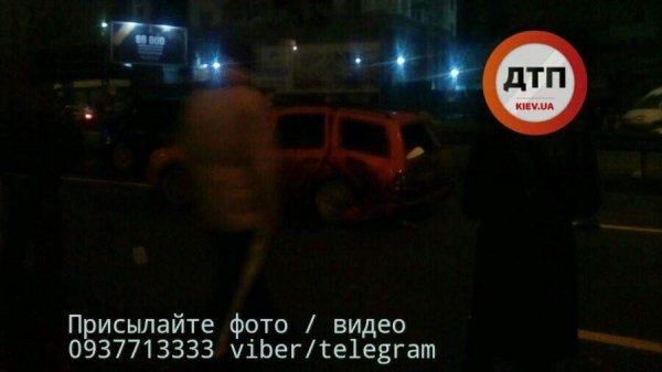 Аварія у Києві: розбито 6 автівок